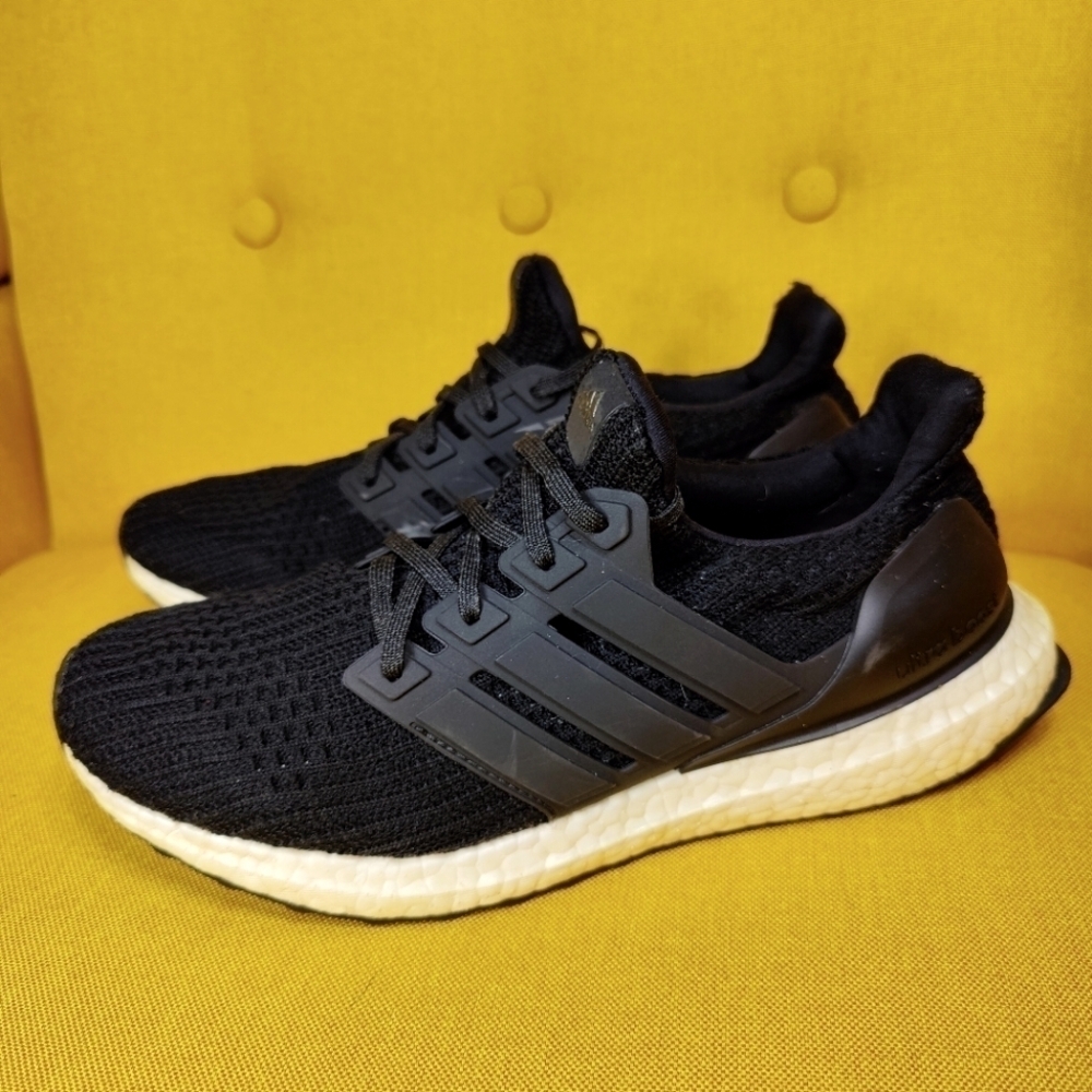 Adidas Ultraboost 4.0 DNA Black White Knit Sneakers Women's Shoe Size 9.5